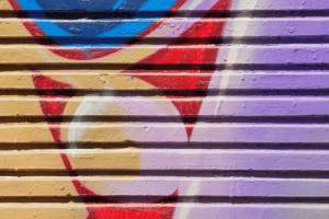 odstranění graffiti z garážových vrat